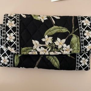 Vera Bradley vintage green and white flowers wallet